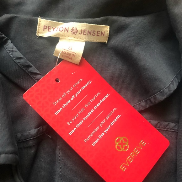 NWT Evereve Peyton Jensen Navy Georgia Vest. Size Sm. - Picture 3 of 7